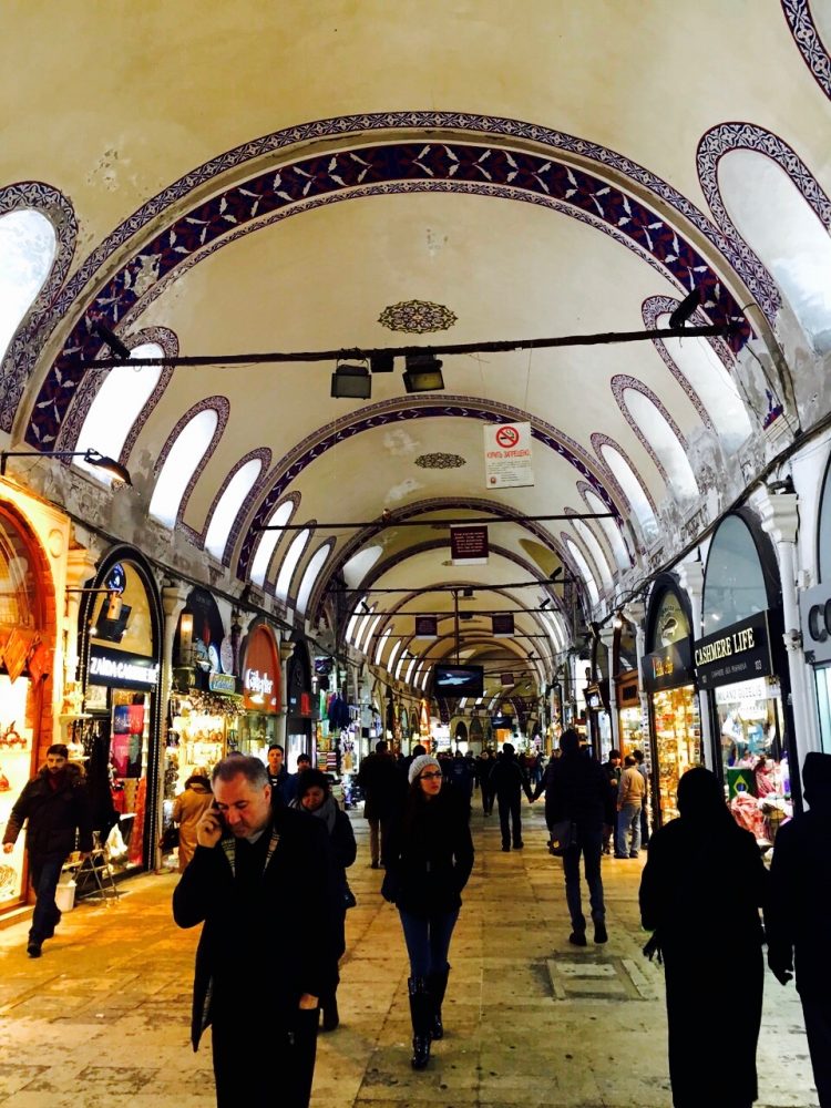 Grand Bazaar in Istanbul - Places to Visit in Istanbul in Winter | https://passportandplates.com