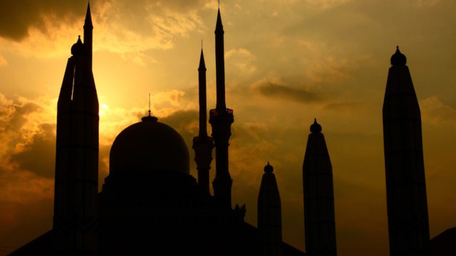 If you're planning on traveling to a Muslim country during Ramadan, here are the important things you need to know for your visit! | Muslim Travel | Ramadan Travel | Travel During Ramadan |