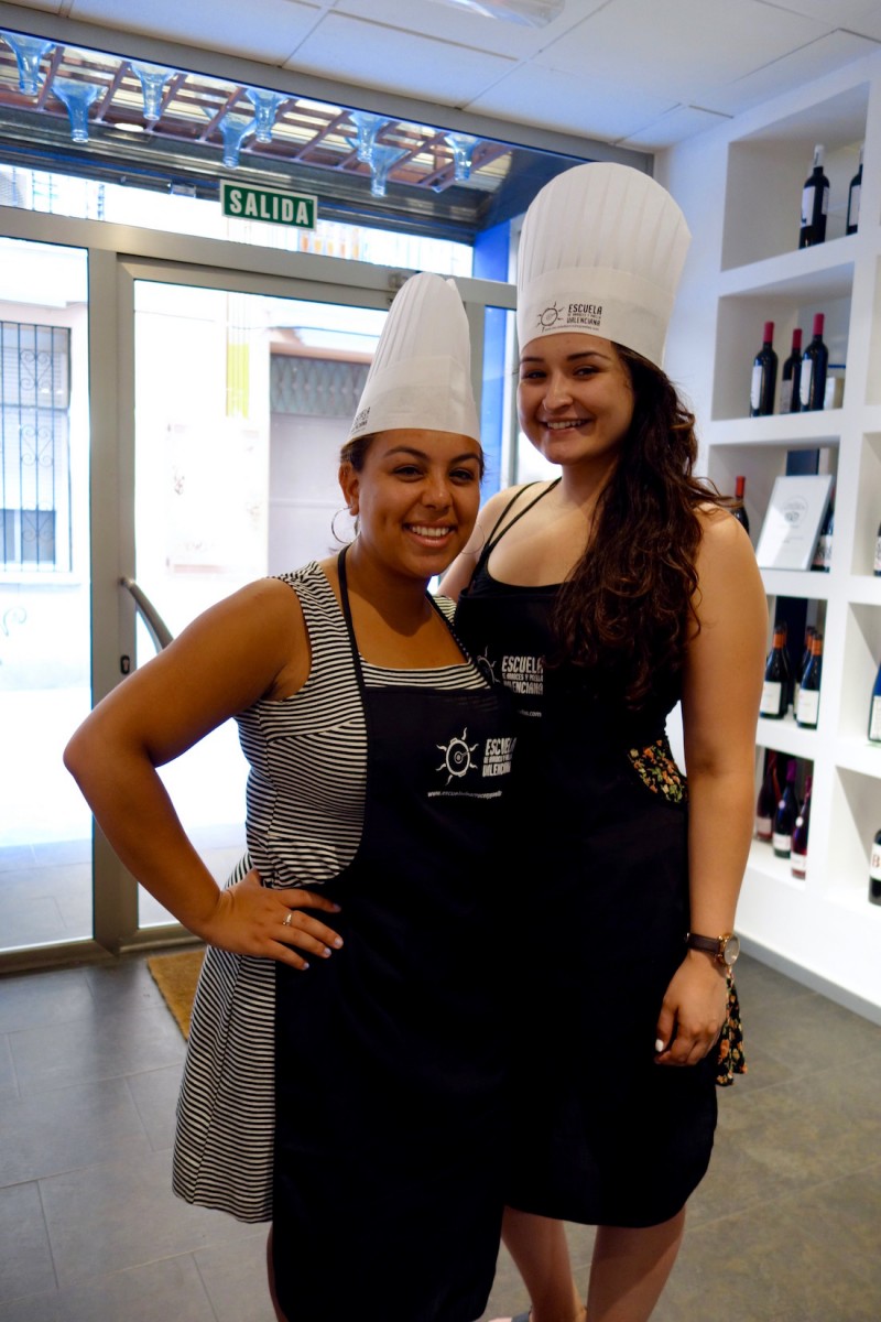 If you're looking for a local cultural activity to do while in Spain, check out the Escuela de Arroces y Paella Cooking Class in Valencia, Spain!