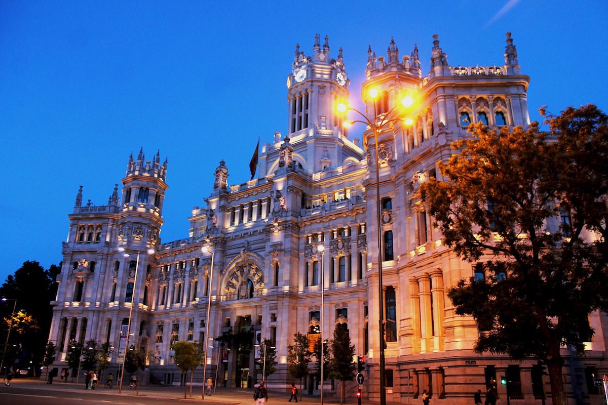 Looking for the best 3 days in Madrid itinerary? I've got you! After living in Madrid for 4 months these are the BEST things to do in Madrid in a few days! | best things to do in Madrid in 3 days | best madrid itinerary | perfect madrid itinerary | madrid travel guide | madrid spain | madrid for the first time | madrid for first timers