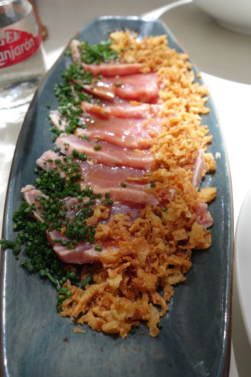 Tuna tataki at Crudo Bar in Valencia, Spain - Best restaurants in Valencia Spain | https://passportandplates.com