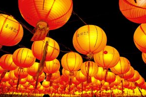 If you're traveling to Taiwan in 2017, click to read why you should attend the Taiwan Lantern Festival! | https://passportandplates.com