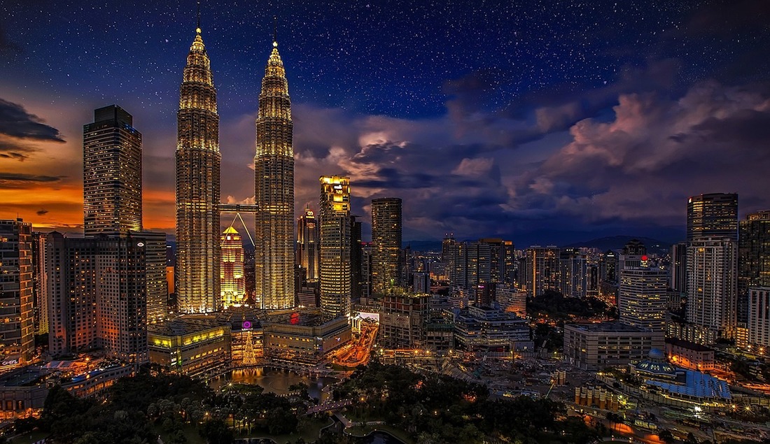 This 10 day Malaysia itinerary offers a slower paced taste of what this glorious and underrated country has to offer. Click to read and plan your trip now! | https://passportandplates.com