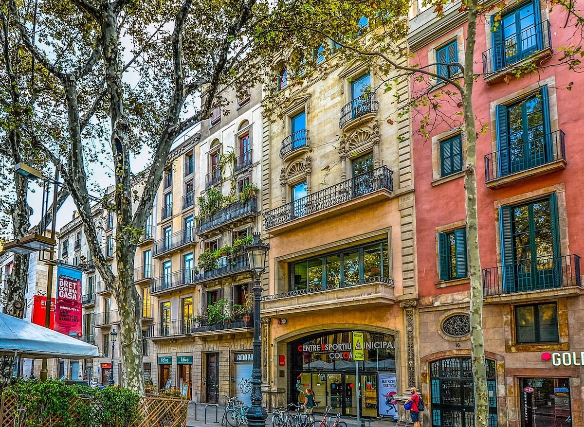 If you're planning a trip to Barcelona on a budget, click to read this comprehensive travel guide so you can enjoy your trip without breaking the bank! | Budget Travel Guide to Barcelona